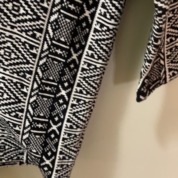 Old Navy XL knit sweater chunky and nice and thick! - Picture 2 of 3